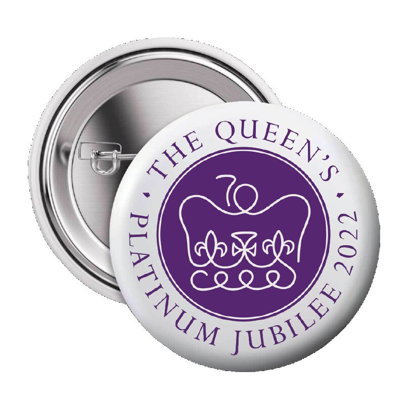 The Queens Platinum Jubilee 2022 Badge / Metal Pin Back / Union Jack / Jubilee 2022 Queens Jubilee Badge Pin Badge